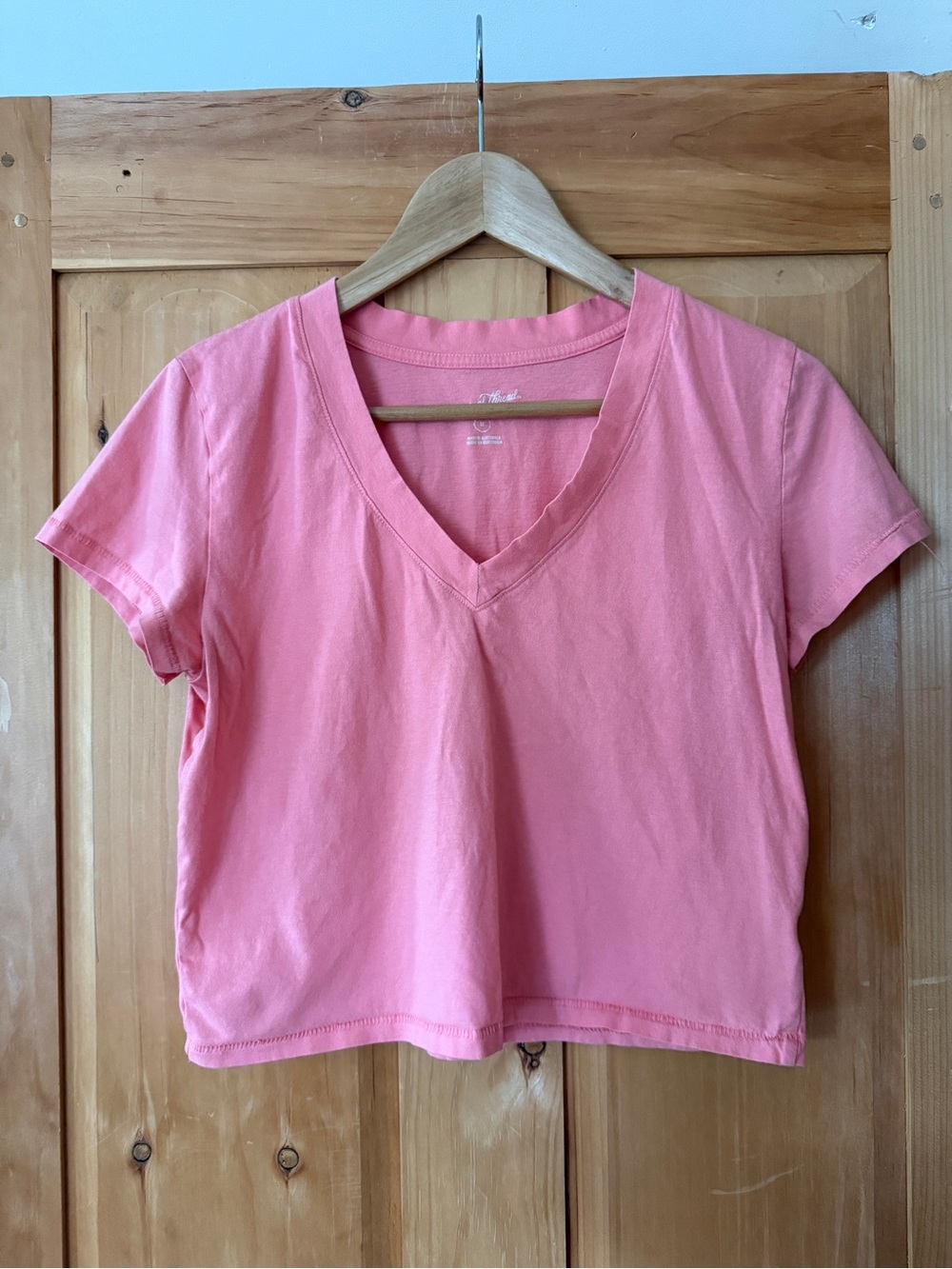 Universal Thread Coral Pink V-Neck Crop Tee